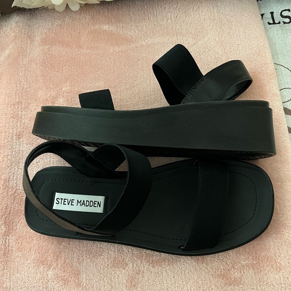 Steve Madden Sandals - Picture 9 of 10
